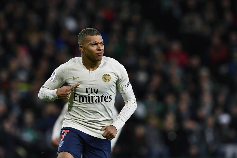 干净利落！麦克丹尼尔斯反击单臂隔扣克拉克斯顿